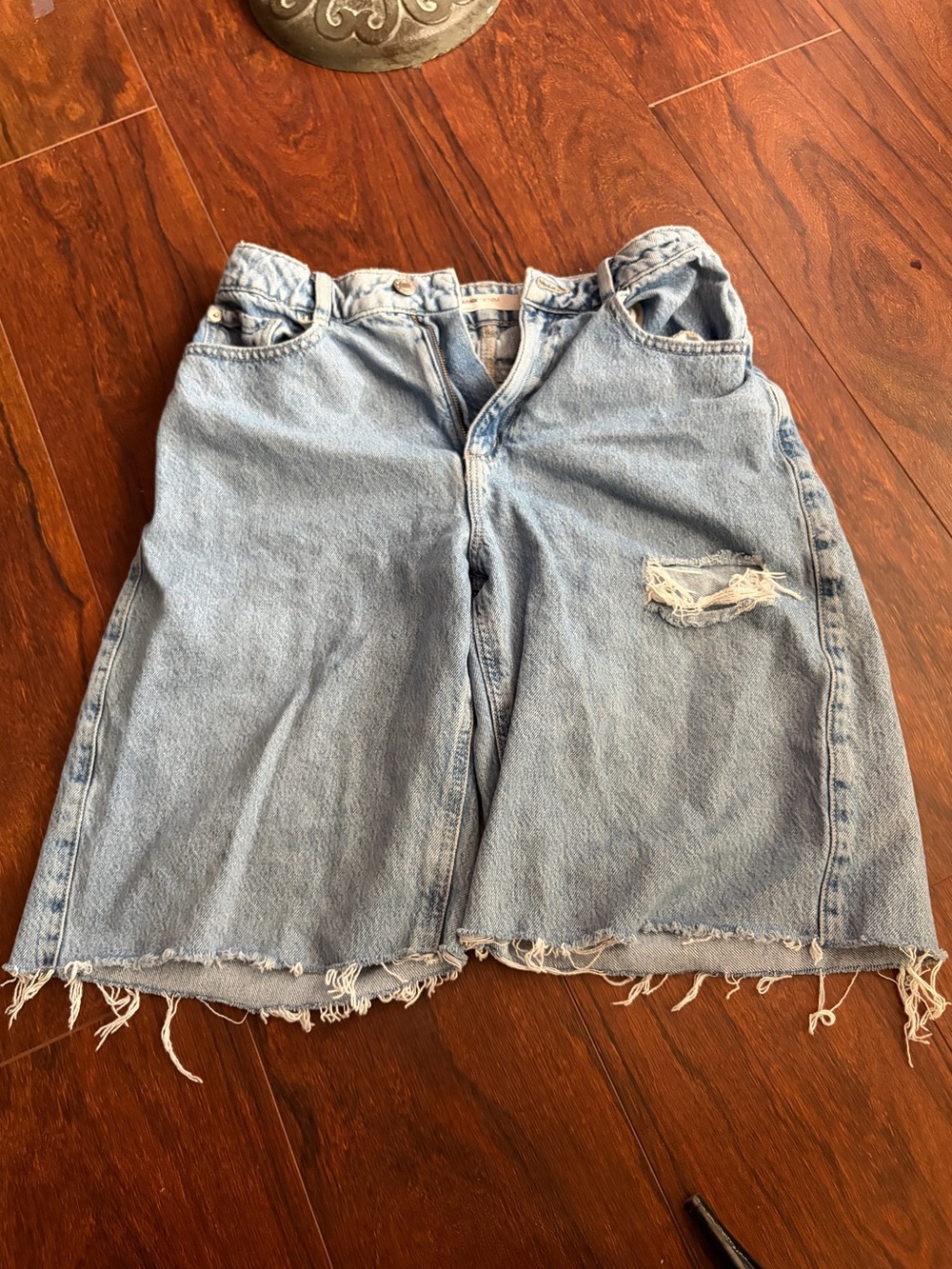 Light Distressed Denim Jorts